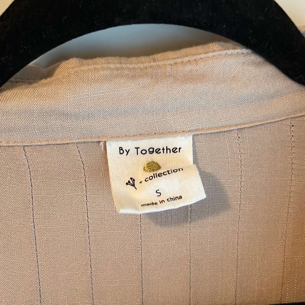 Tan button down - Picture 5 of 6